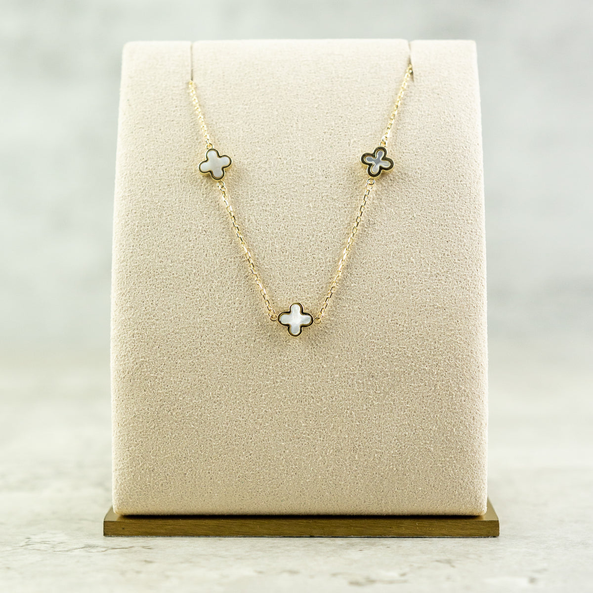 Designer Inspired 9ct Yellow Gold 3 Mother Of Pearl Petal Bracelet AVAILABLE AT RR JEWELLERS YARM