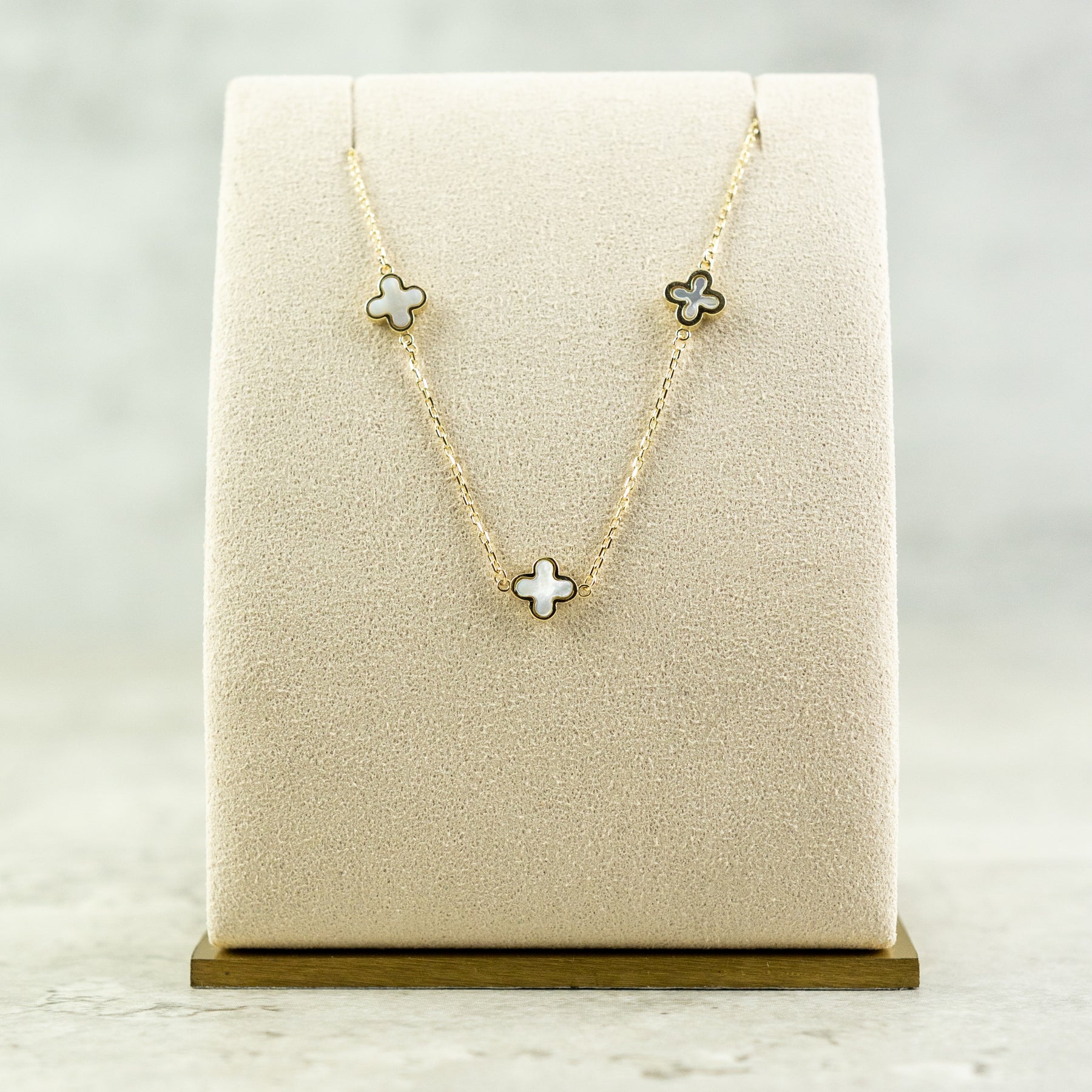 Designer Inspired 9ct Yellow Gold 3 Mother Of Pearl Petal Bracelet AVAILABLE AT RR JEWELLERS YARM