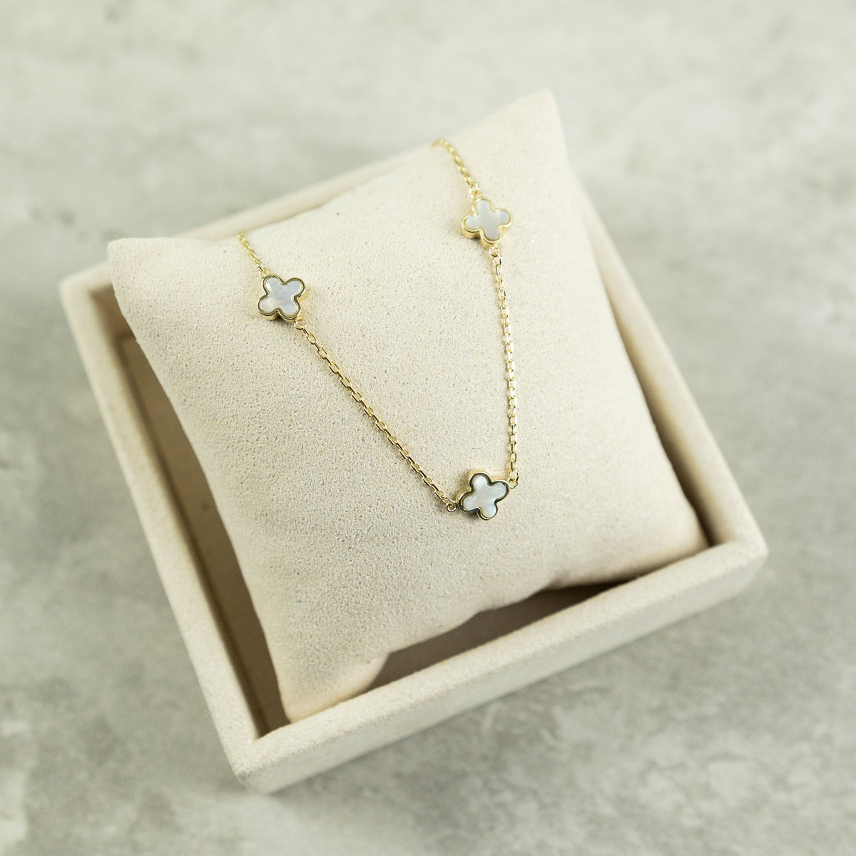 Designer Inspired 9ct Yellow Gold 3 Mother Of Pearl Petal Bracelet AVAILABLE AT RR JEWELLERS YARM