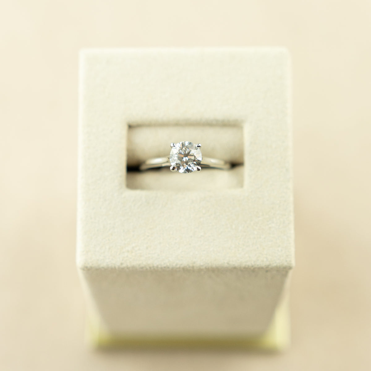 Platinum round brilliant 1ct GIA diamond 4 claw ring