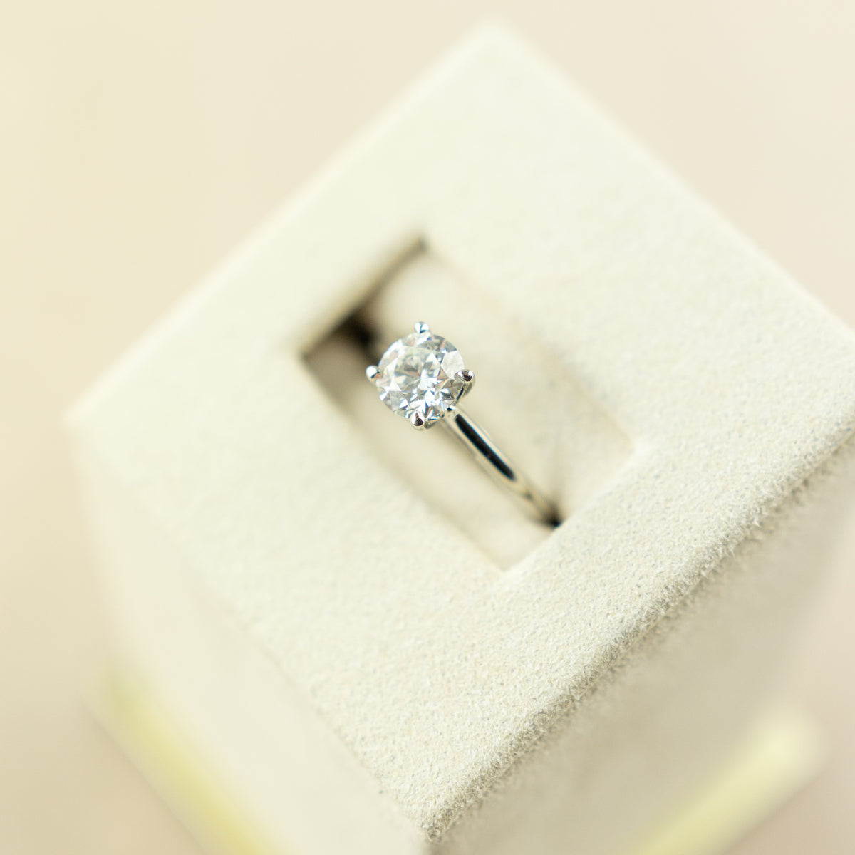 Platinum round brilliant 1ct GIA diamond 4 claw ring