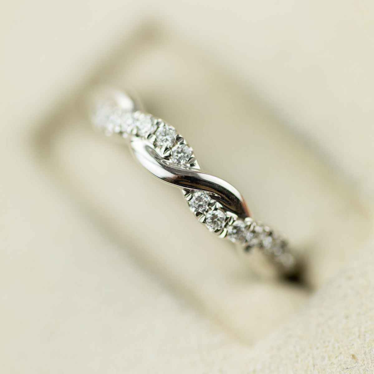 9ct white gold diamond set twisted band ring