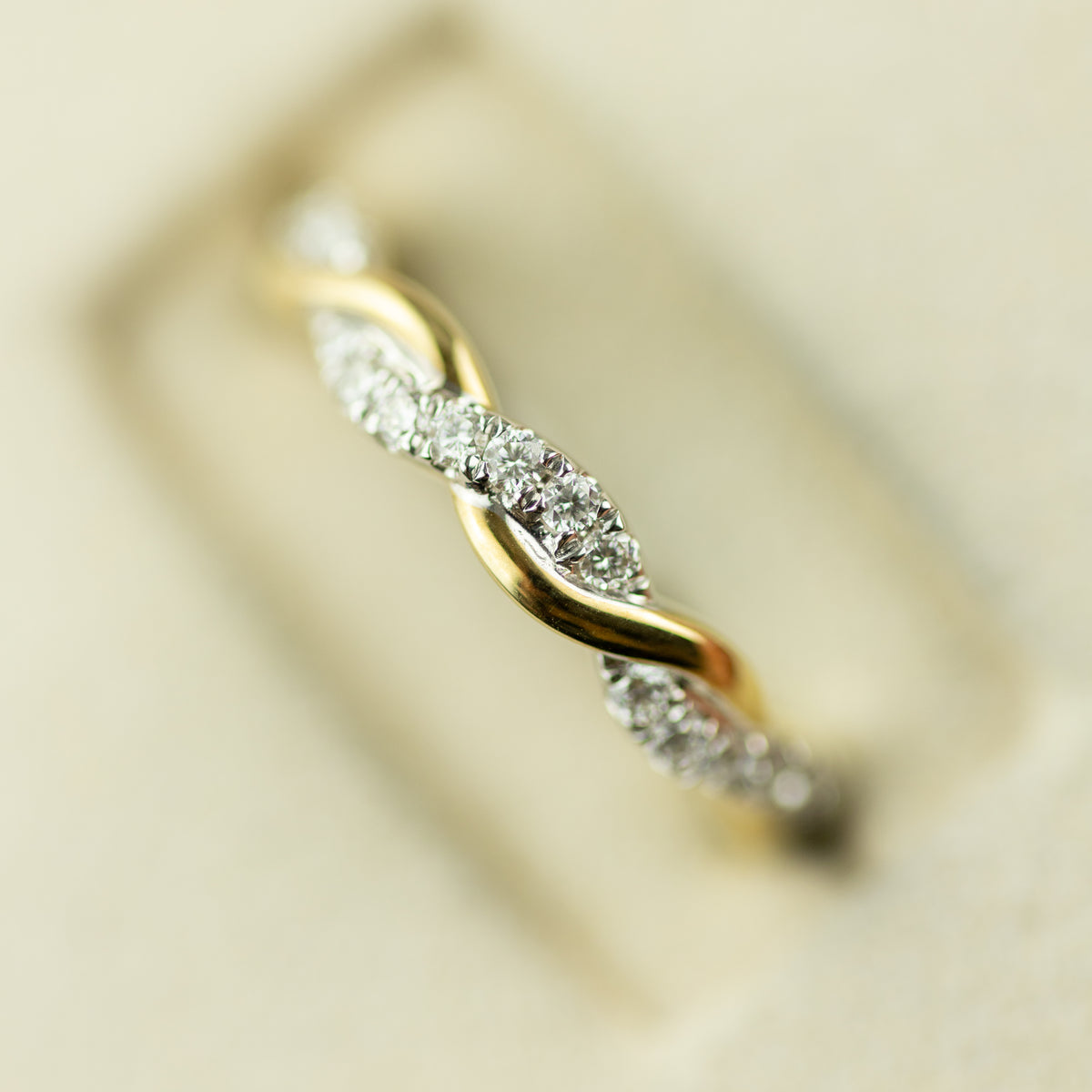 9ct yellow gold diamond set twisted band ring