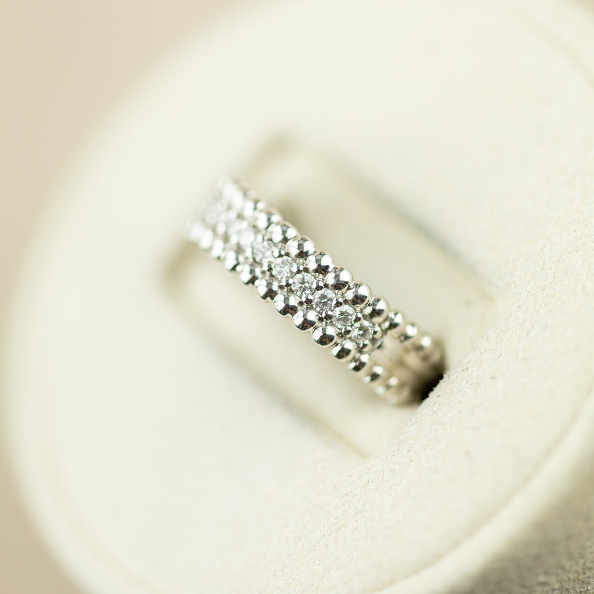 9ct white gold certified diamond band with modern beaded edge ring