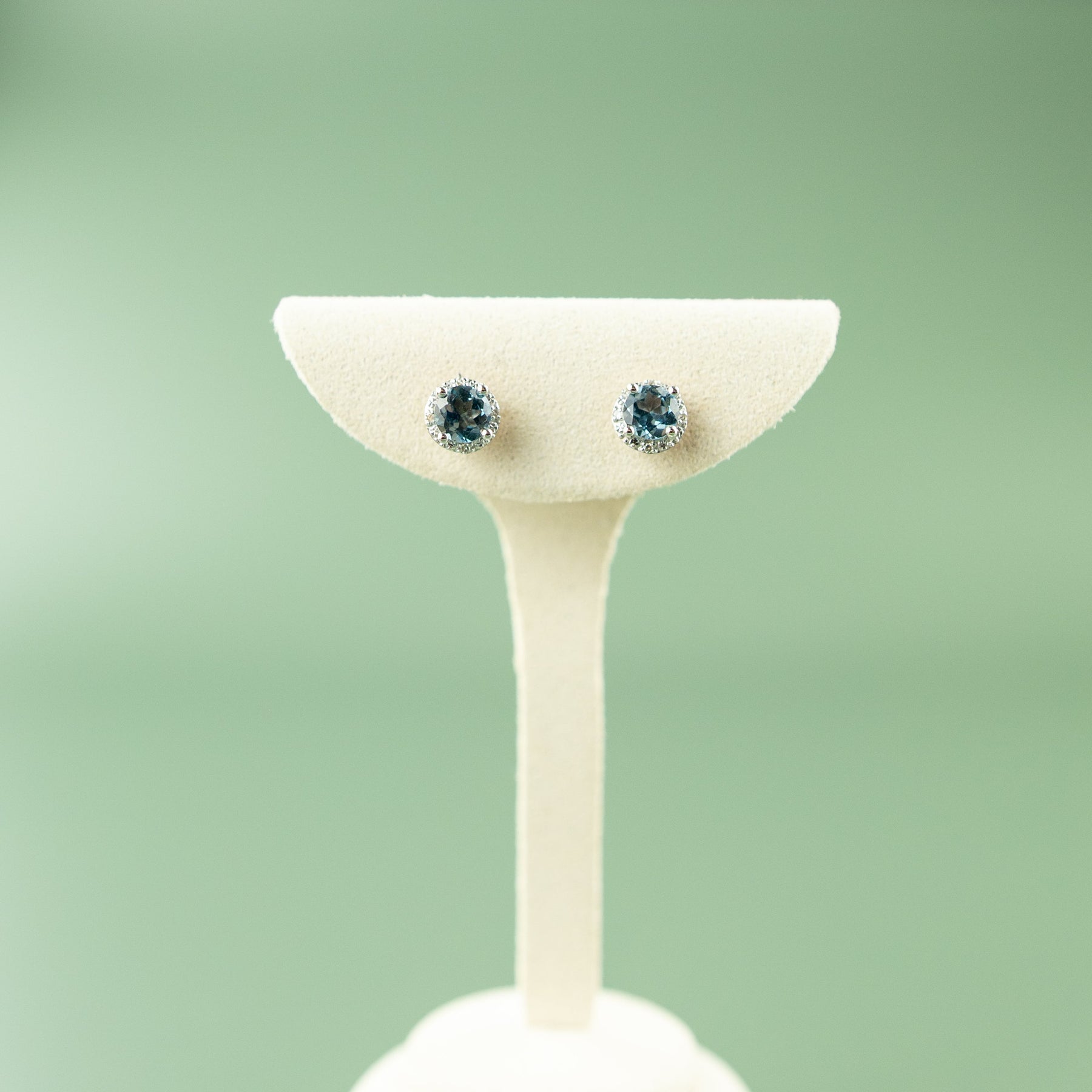 9 Karat Rose Gold Brilliant Round London Blue Topaz Studs