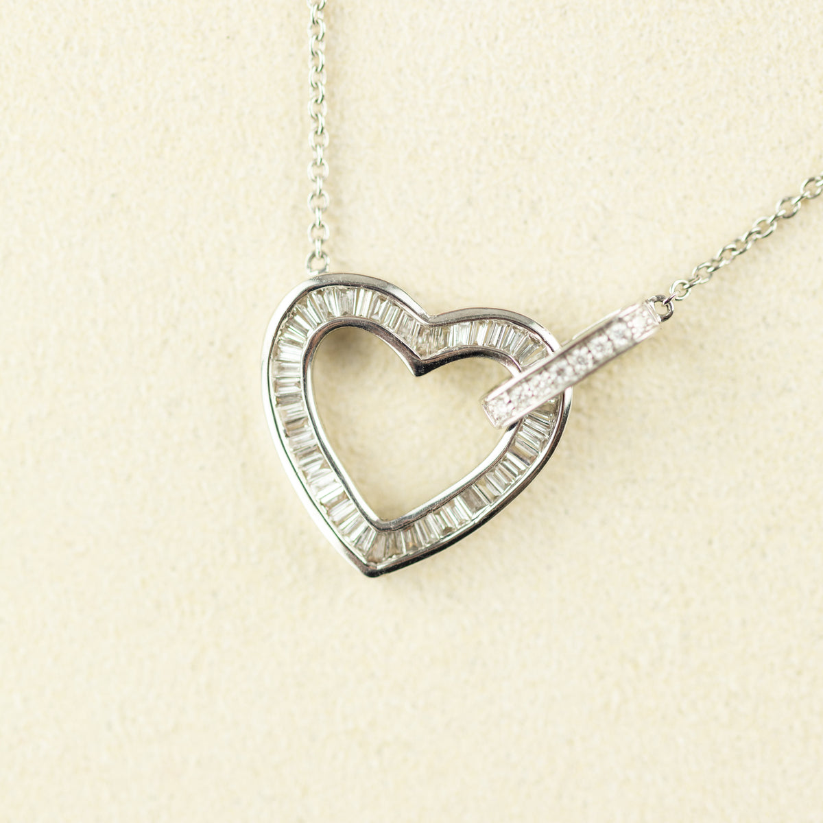 18 Karat White Gold Diamond Baguette Set Heart Pendant