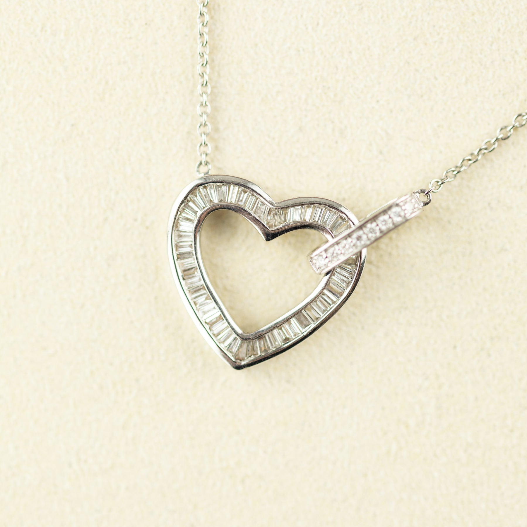 18 Karat White Gold Diamond Baguette Set Heart Pendant