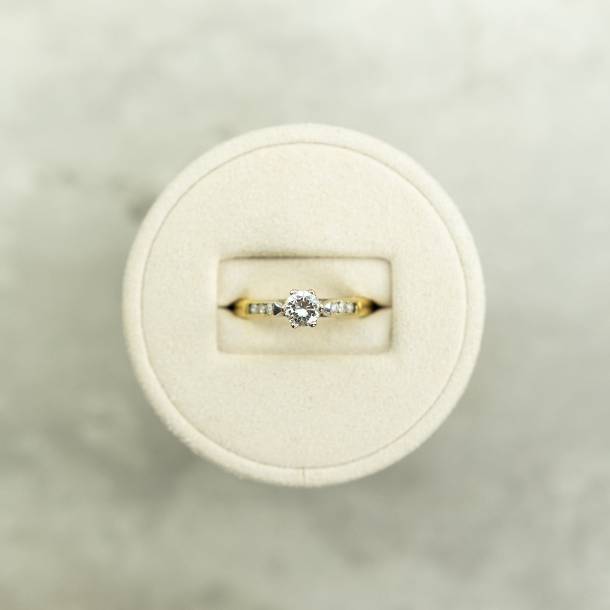 Pre-Loved Solitaire 0.50ct Diamond Ring With Diamond Shoulders 18K Yellow Gold Band