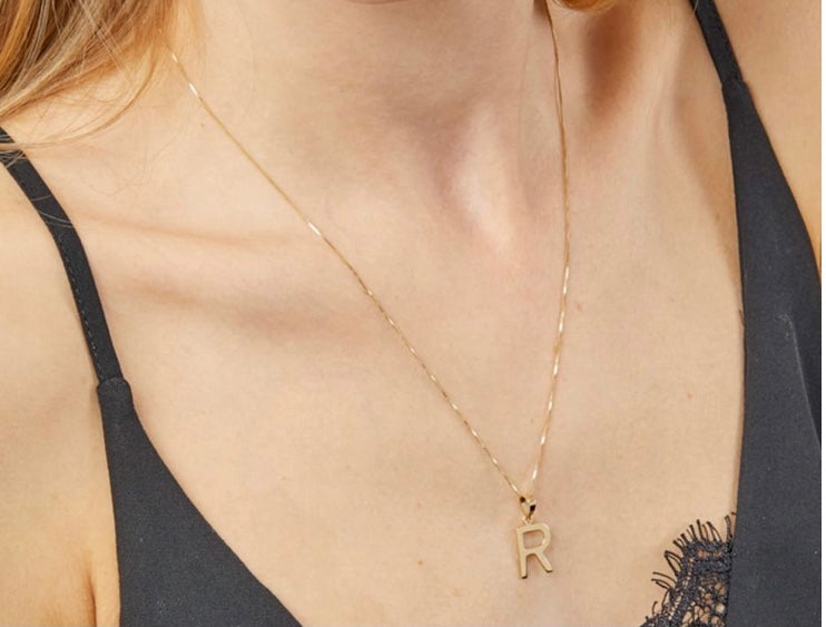 9ct yellow gold initial R necklace