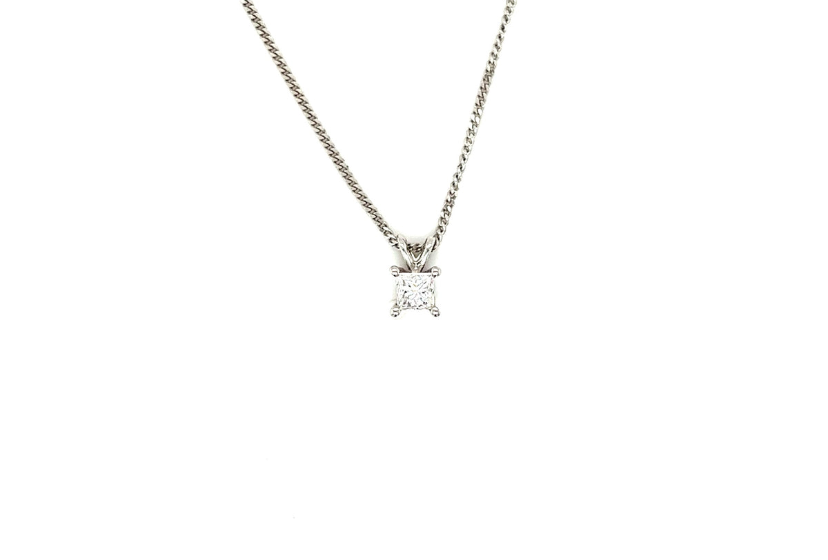 9ct white gold princess cut 4 claw certified diamond pendant 0.25ct weight.