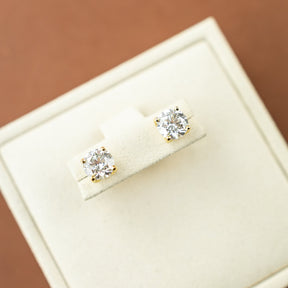 18 Karat Yellow Gold Round Brilliant 4.00ct 4 Claw Stud Earrings