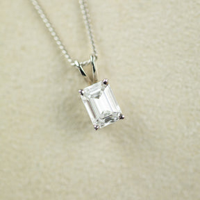 9ct white gold emerald cut D colour lab diamond 4 claw split bale pendant 1.04ct