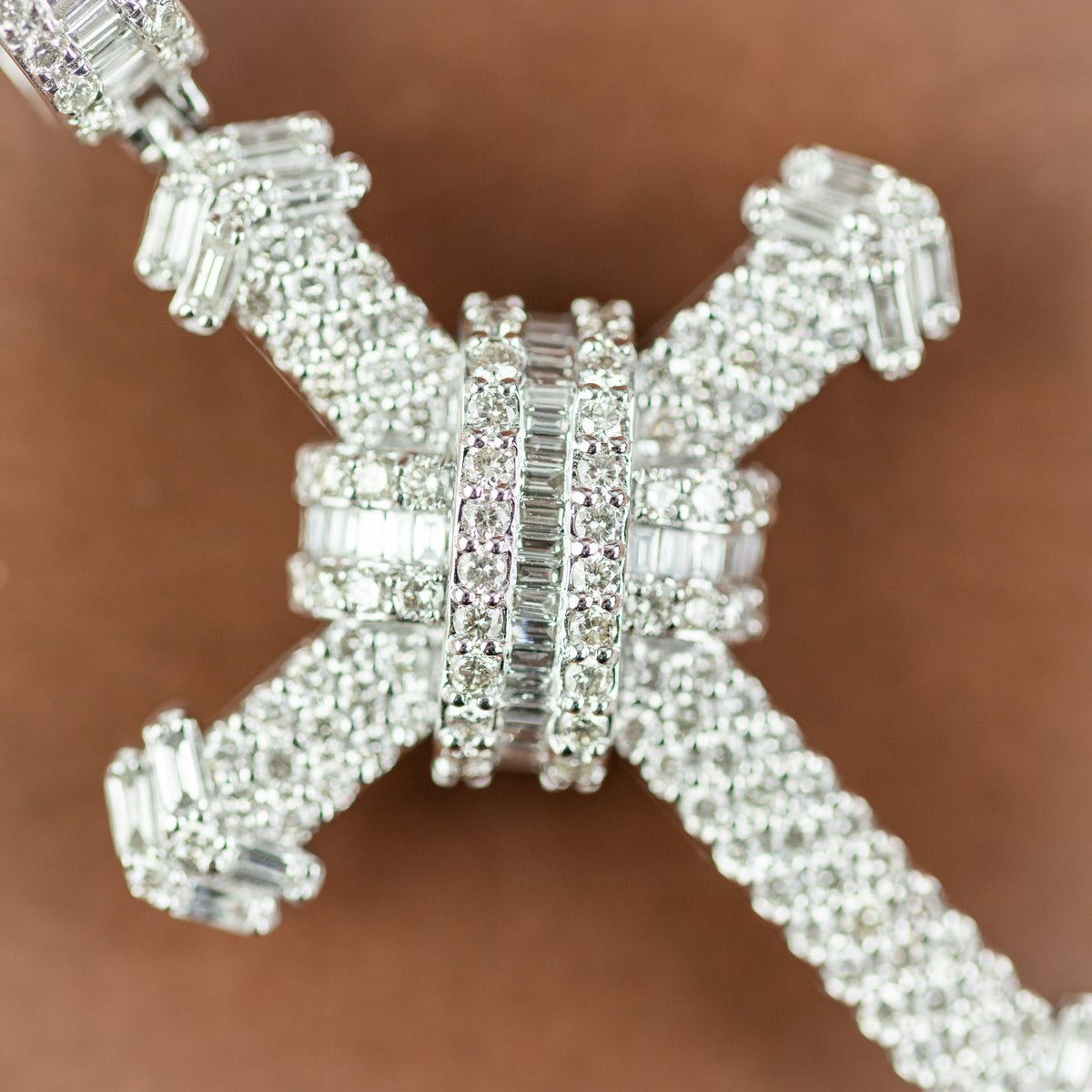 9 Karat White Gold Natural Diamond Cross Pendant 3.54ct