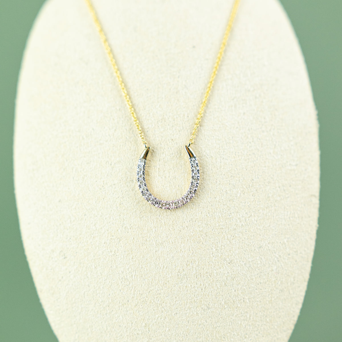 9ct yellow gold diamond set horseshoe necklace