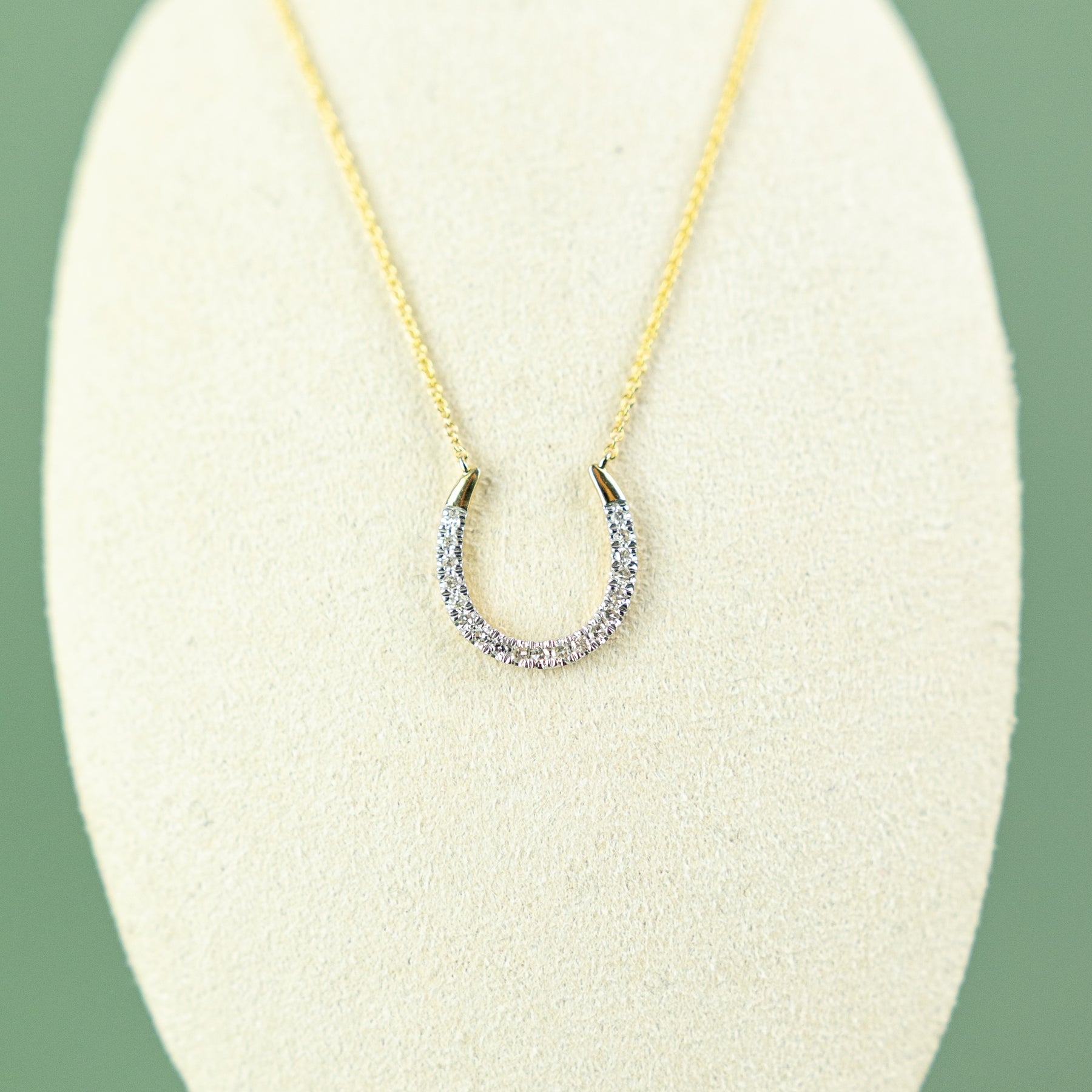 9ct yellow gold diamond set horseshoe necklace