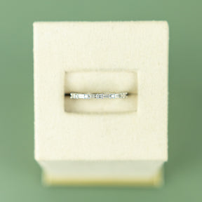 18ct white gold round & baguette diamond stacker ring
