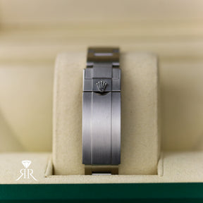 Pre-Owned 2018 Rolex Submariner”Hulk” 40mm oystersteel 116610LV | RR J