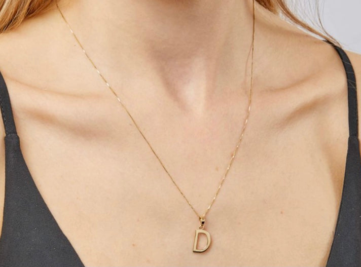 9ct yellow gold initial D necklace