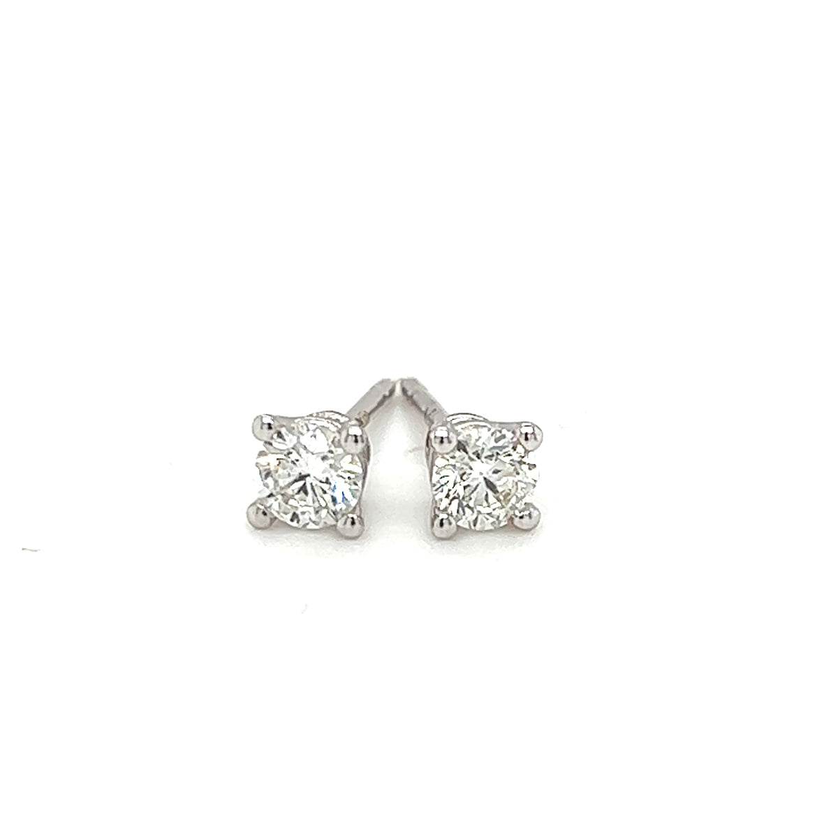 9ct white gold round brilliant cut certified diamond stud earring 0.10ct weight