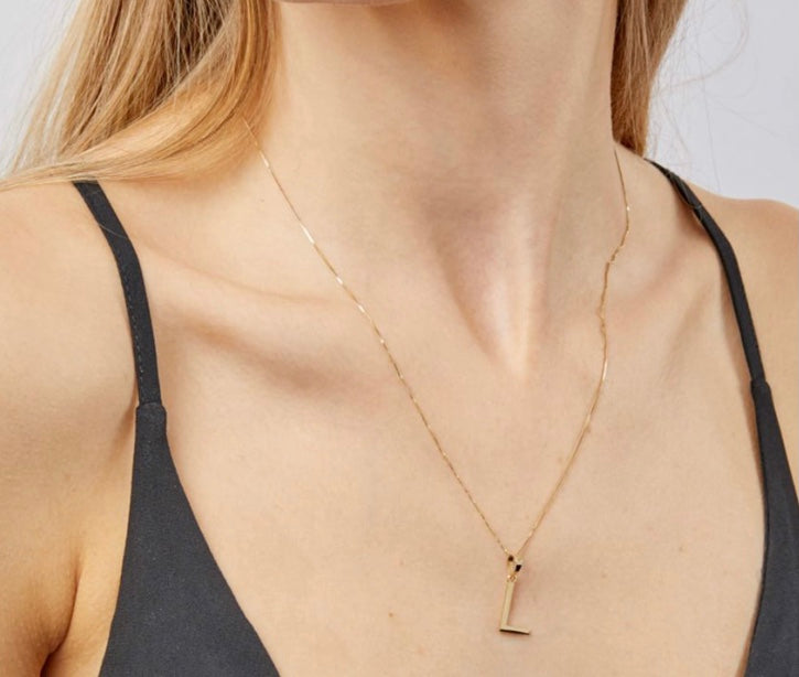 9ct yellow gold initial L necklace