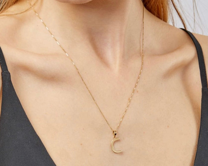 9ct yellow gold initial C necklace